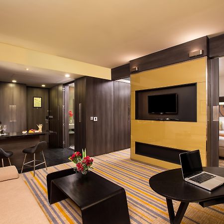 Novotel Kolkata Hotel&Residences Buitenkant foto Suite at the hotel