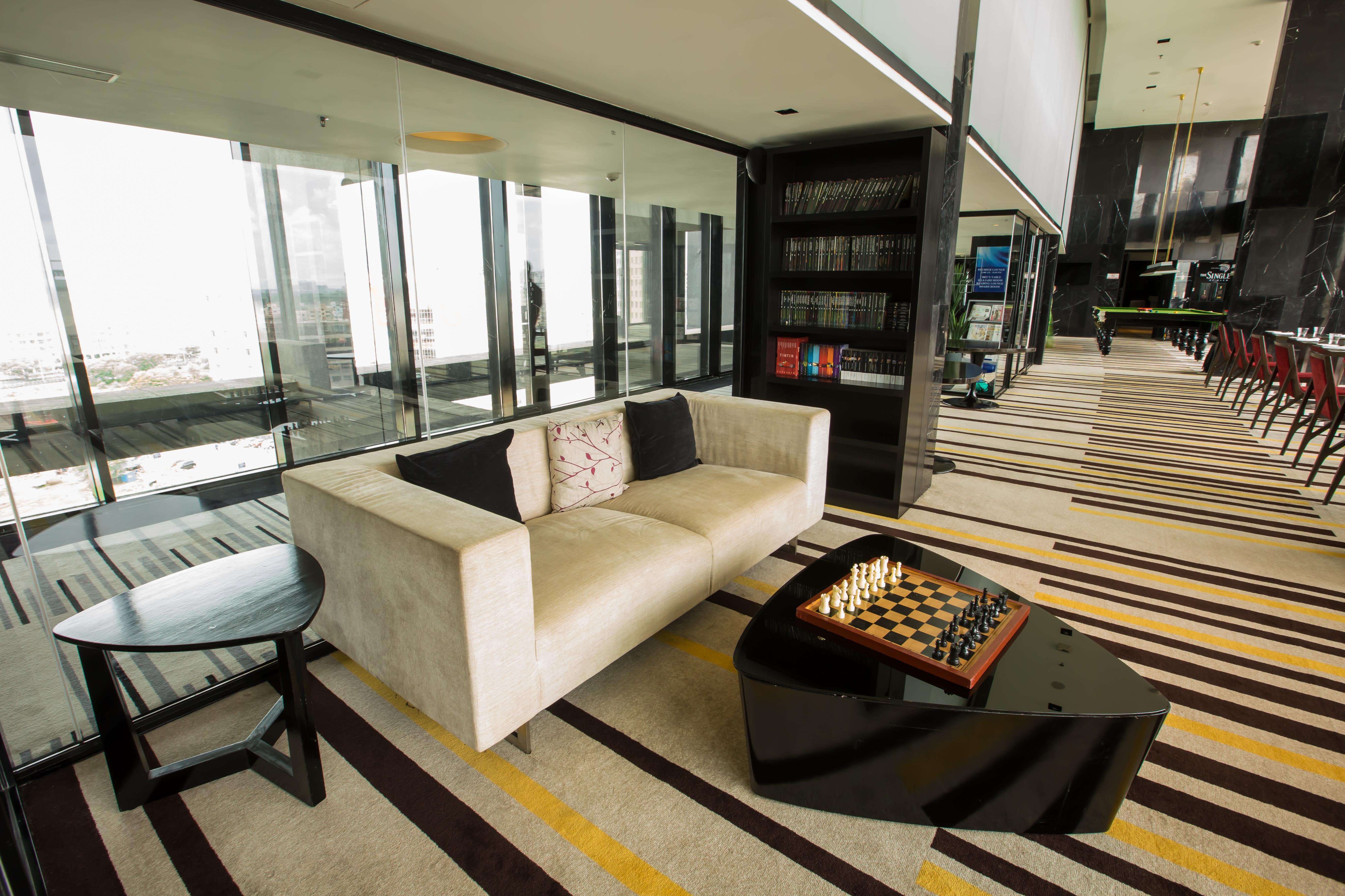Novotel Kolkata Hotel&Residences Buitenkant foto The Club lounge at KLIA