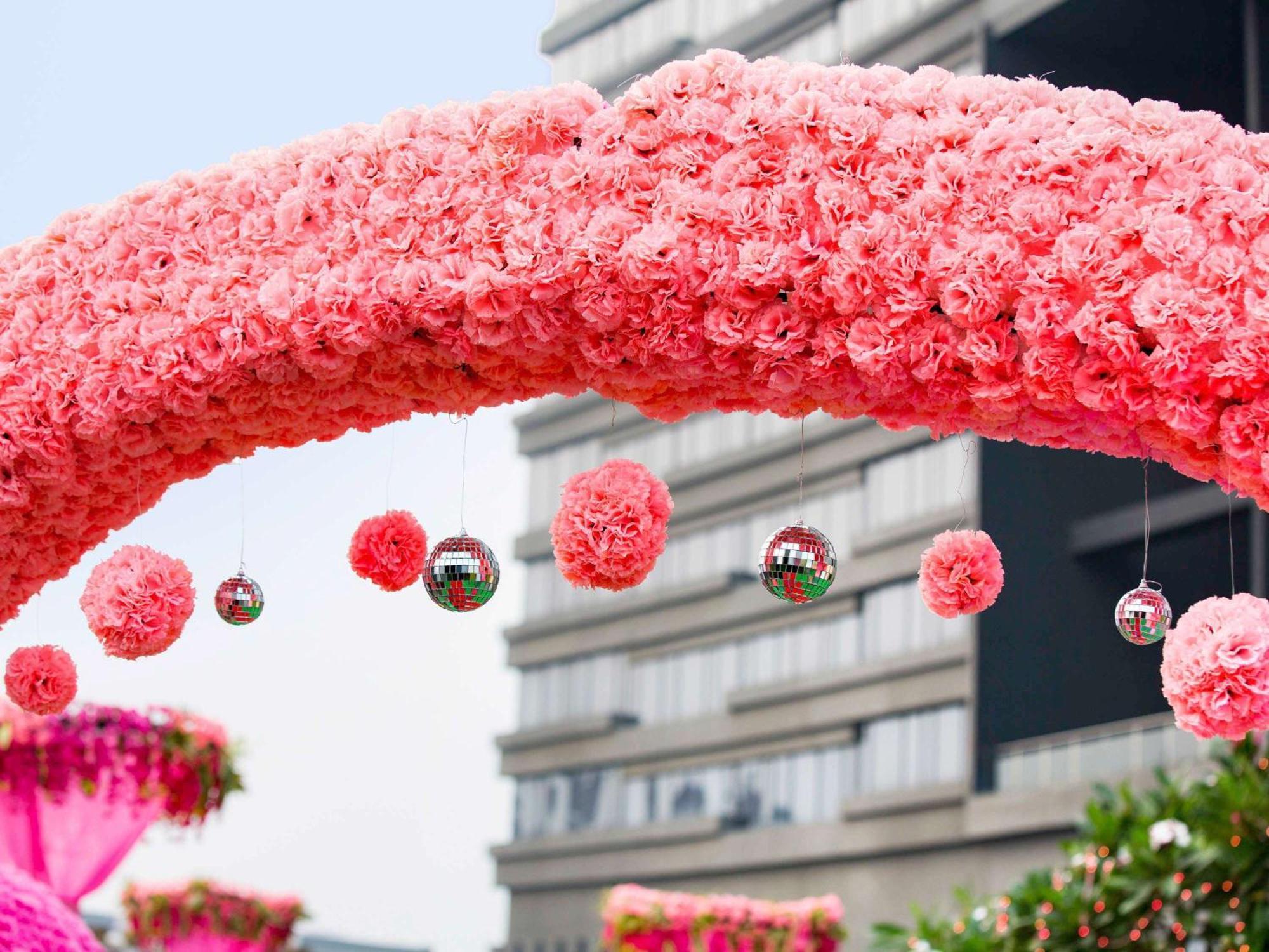 Novotel Kolkata Hotel&Residences Buitenkant foto Flower Festival in Japan
