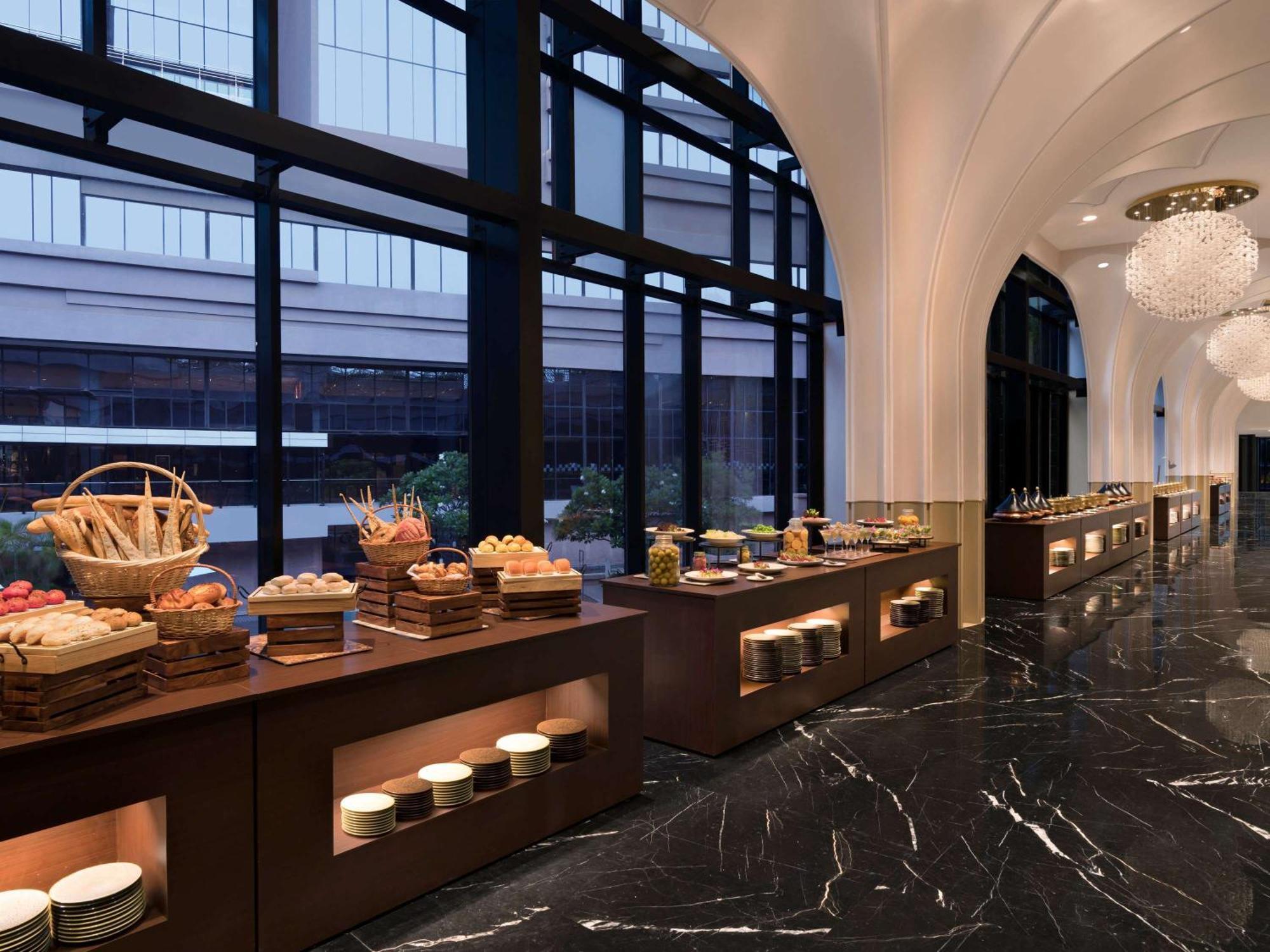 Novotel Kolkata Hotel&Residences Buitenkant foto The Lobby