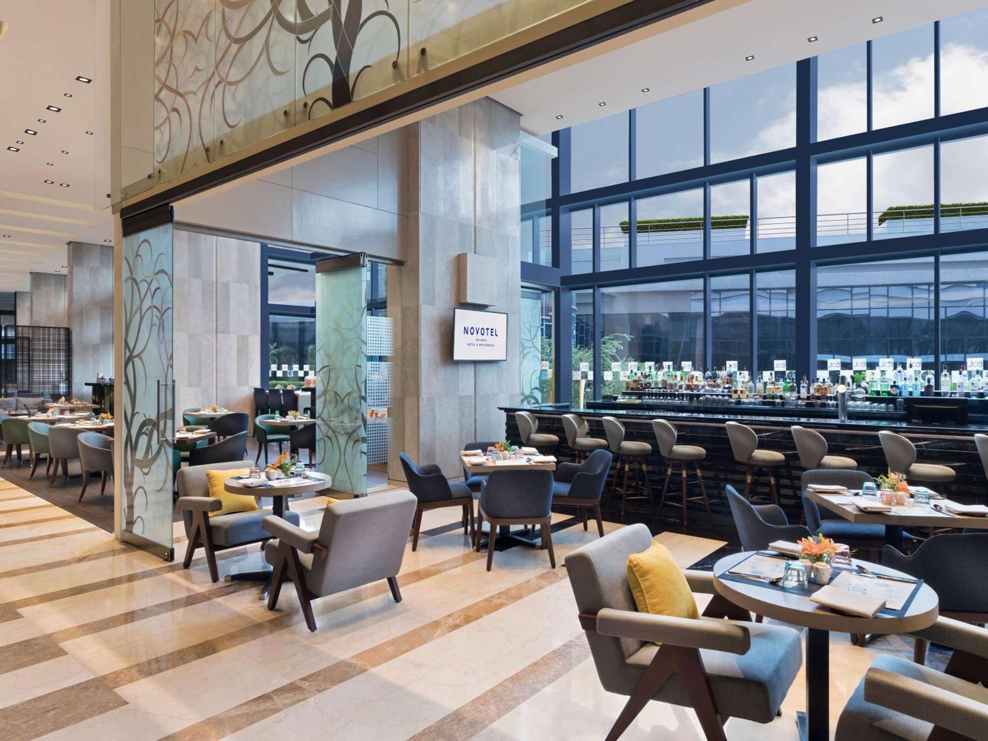 Novotel Kolkata Hotel&Residences Buitenkant foto The restaurant